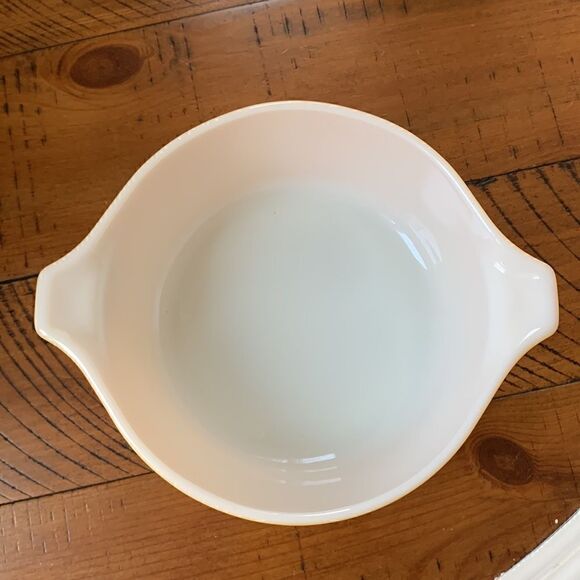 🌞Host Pick 🌞PYREX Gold & white butterfly bowl‎ - Picture 3 of 9